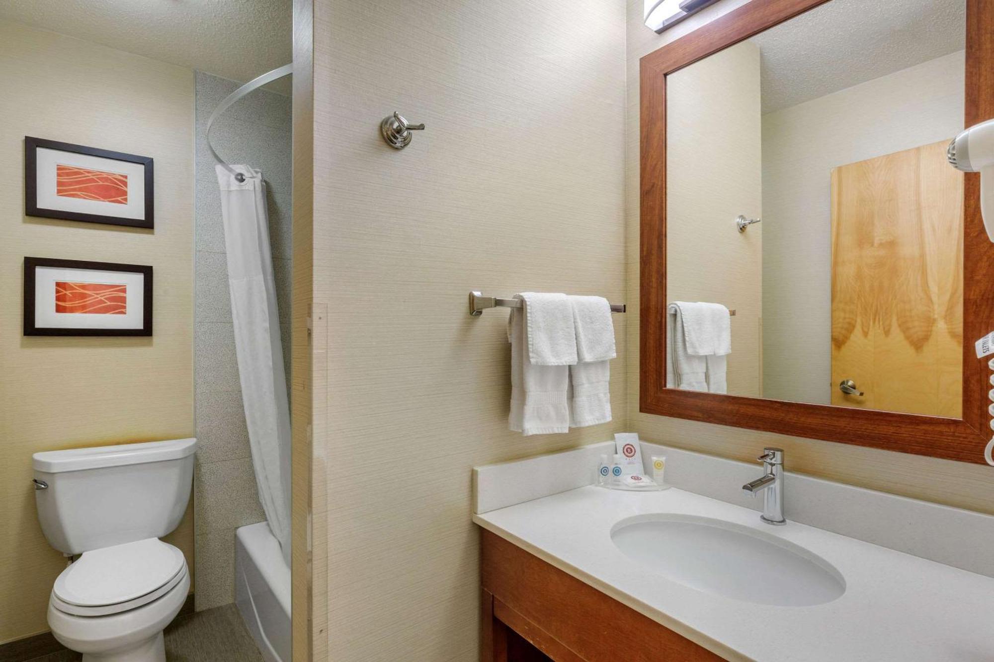 Comfort Inn Trolley Square Rutland Exterior foto